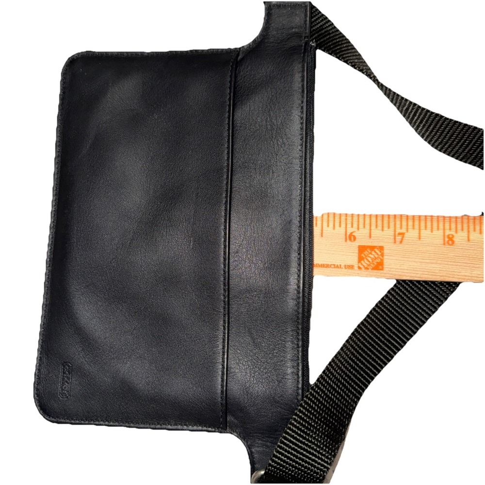 Vintage Coach Black Leather Crossbody Bag USA Made Glove Tanned Cowhide Slim Zip - Picture 9 of 10
